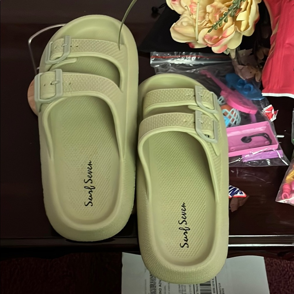 Women's Sandals - Cream